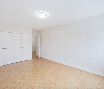 Large, Bright, Renovated 3 BD in PRIME Etobicoke! - Photo 2