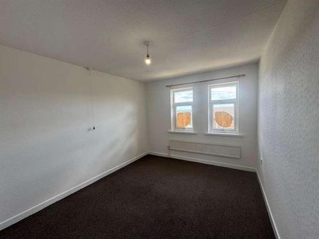 Brook Gardens, Dewsbury, WF13 - Photo 2