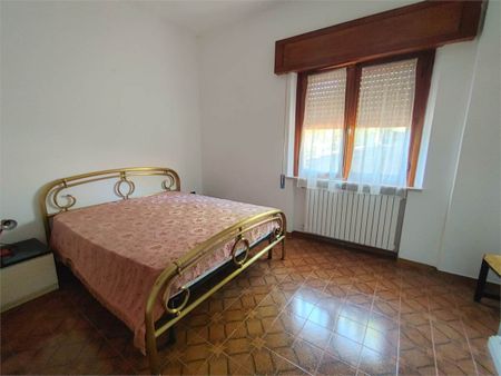 Trilocale al piano rialzato - Photo 3