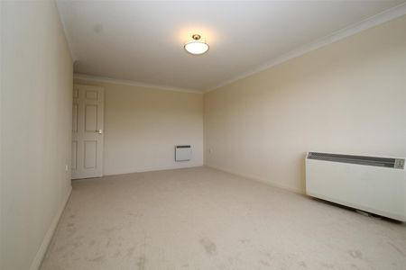 Princes Gate, High Wycombe - Photo 3