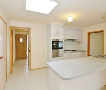 3 Bedroom Family Home in Central Location - Photo 3