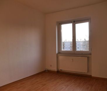 ﻿Schöne 2-Zimmer-Wohnung mit Tageslichtbad und Balkon im Limes-Quar... - Photo 1