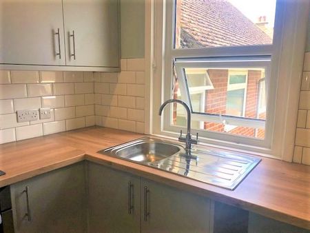 2 bedroom flat to rent - Photo 5