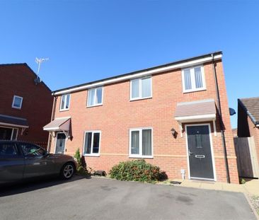 Pearwood Close, Hampton - Photo 6