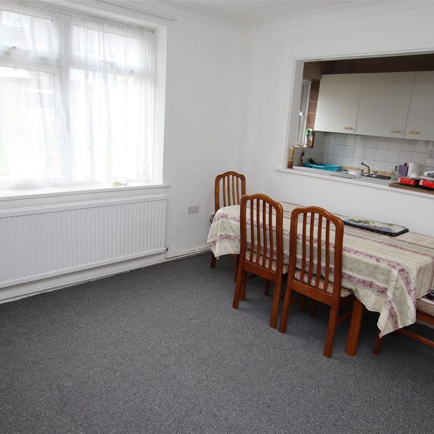 3 bedroom Terraced House to let - Photo 1