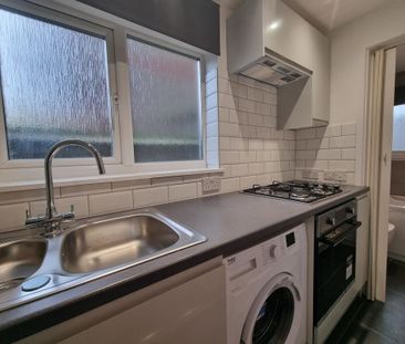 Studio to rent - Photo 3