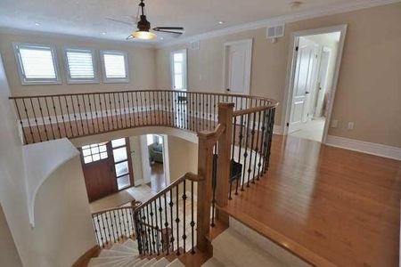 For Lease - 2156 Heathcliff Court, Oakville, Ontario - Photo 2