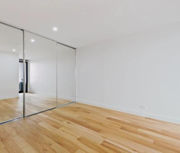 2 Bed, 1 Bath - Photo 5