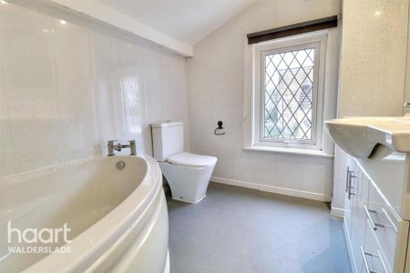 2 bedroom terraced house to rent - Photo 5