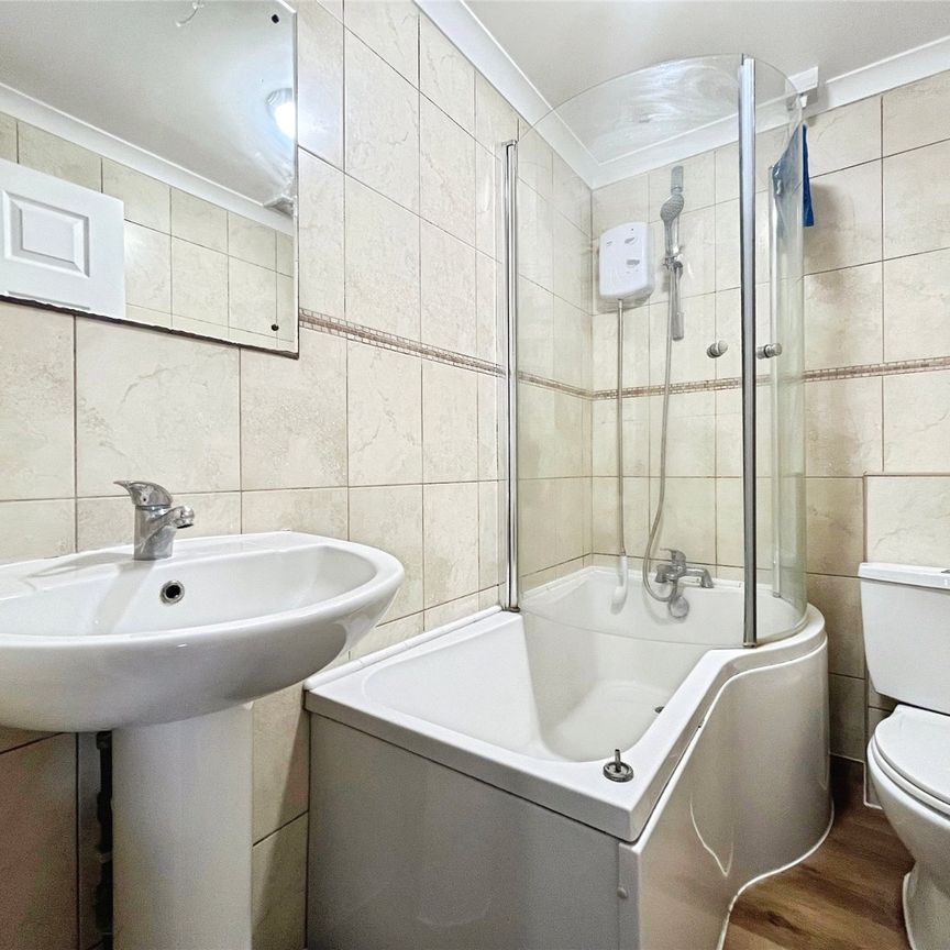 Bond Street, Englefield Green, Egham, Surrey, TW20 0PU - Photo 1