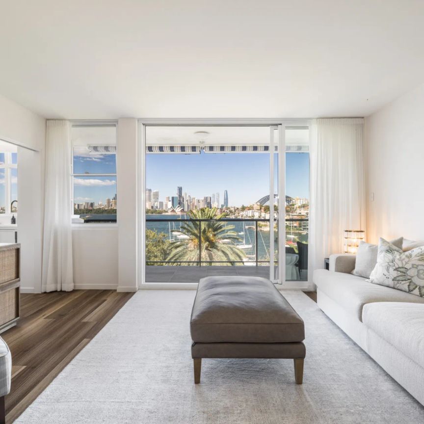 Beautifully Renovated Apartment with Iconic Sydney Views - Photo 1