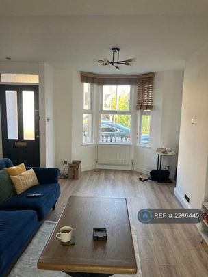 3 bedroom terraced house to rent - Photo 1