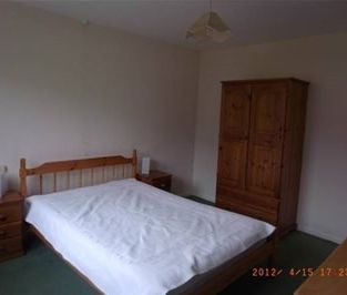 3 bedroom bungalow close to campus - Photo 5