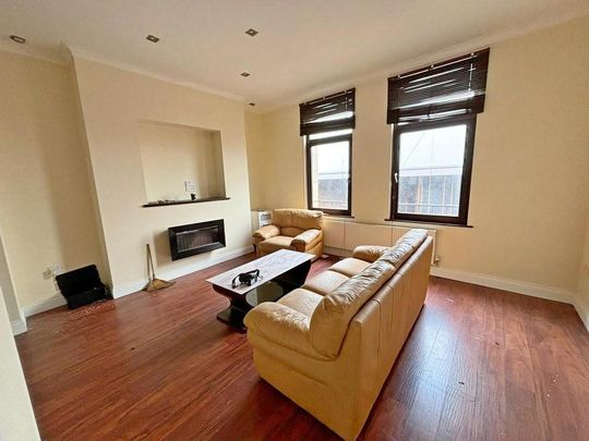 3 bedroom flat to rent - Photo 1