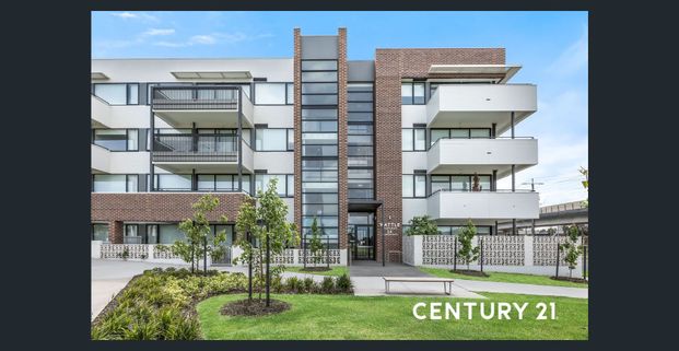 Modern 2 Bed Apartment in Prime Clayton Location - Photo 1