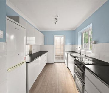 3 bedroom end of terrace house to rent - Photo 5