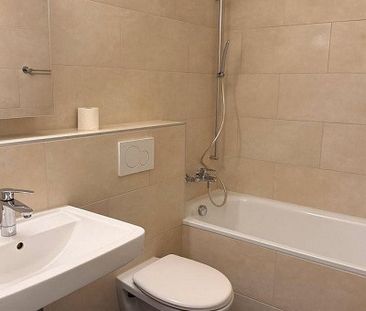 Lichtdurchflutete 3.5 Zimmer Wohnung mit offener Küche und top Lage! - Photo 3