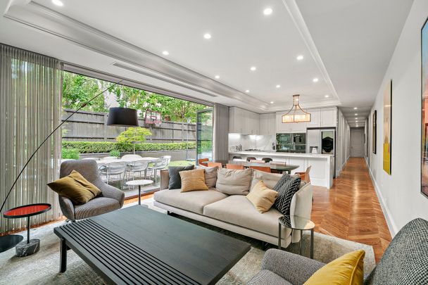 2/145 Cotham Road, Kew VIC 3101 - Photo 1