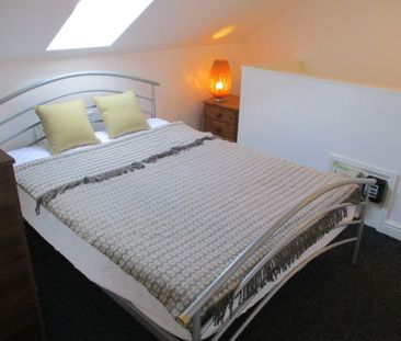 We are pleased to offer To Let this quiet, clean and comfortable gr... - Photo 4