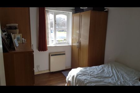 2 Bed Flat, Harlinger Street, SE18 - Photo 3