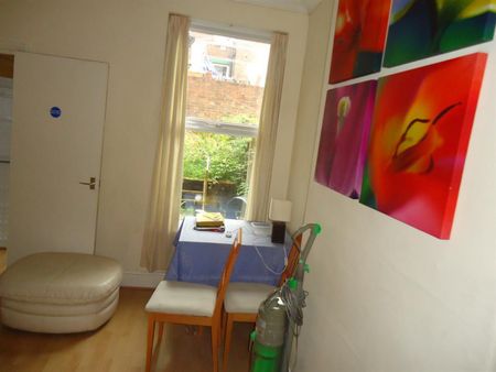 1 bedroom House To Let - Photo 2