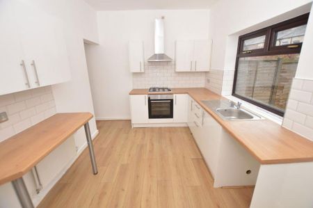 2 bedroom terraced house to rent - Photo 5