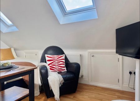 Studio Flat, Georgian Court, HA9 - Photo 2