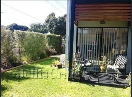 2/119 Blackshaws Road, Newport - Photo 4