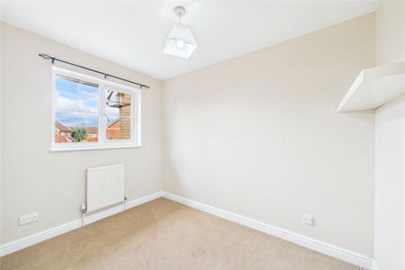 2 bedroom end of terrace house to rent - Photo 3