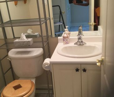 For Lease - 200 Oxford Street, Richmond Hill, Ontario - Photo 3