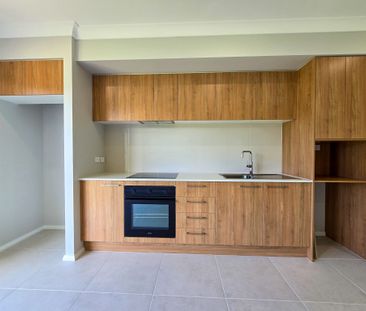 Brand New Granny Flat Living in the Figtree Hill Estate - Photo 3