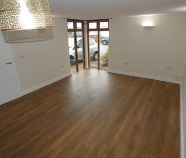 1 bed Apartment - To Let - Photo 2