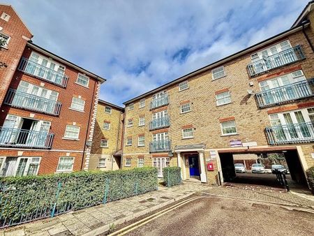 Queensberry Place, Manor Park, E12, Property for rent - Photo 5