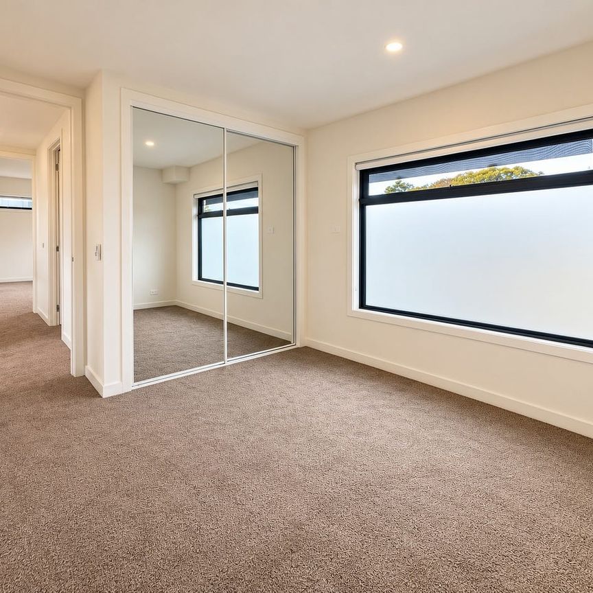 Modern Elegance in the Heart of Glenroy - Photo 1
