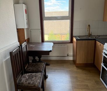 1 Bed Flat, New Road, IG3 - Photo 6