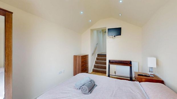 Studio to rent - Photo 1