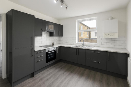 3 bedroom maisonette to rent - Photo 4