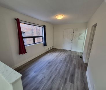 For Lease - 636 Vaughan Road, Toronto, Ontario - Photo 4