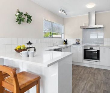 Family-Friendly Birkdale Townhouse with Sunny Gard - Photo 2