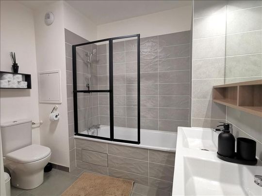 3 pièces - Meublé - 63,63 m² - 3ème étage - Colocation non autorisée - Photo 1