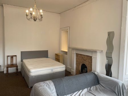 4 Bed Flat, West Princes Street, G4 - Photo 3