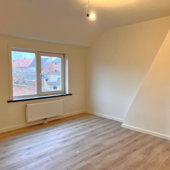 Gerenoveerde woning met 2 slaapkamers en tuin. - Photo 1