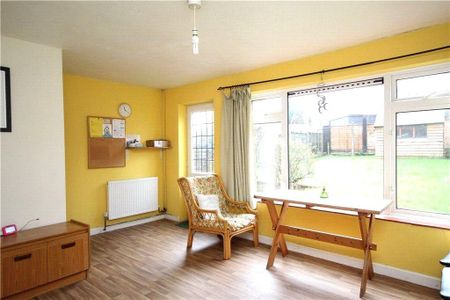 4 bedroom semi-detached house to rent - Photo 3