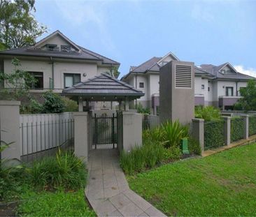 4 Bedroom Tri-Level Townhouse in Wollstonecraft - Photo 6