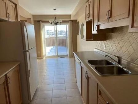 For Lease - 231 Dicenzo Drive, Hamilton, Ontario - Photo 3