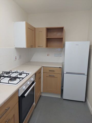 1 Bed Flat, Hermon Street, NG7 - Photo 3