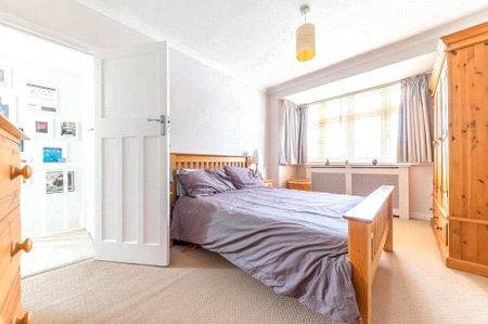 3 bedroom semi-detached house to rent - Photo 5