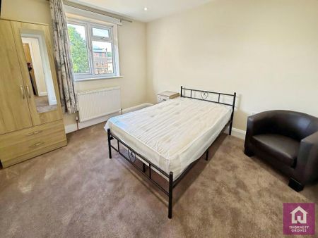 4 bedroom terraced house to rent - Photo 5