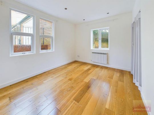 3 bedroom flat to rent - Photo 1