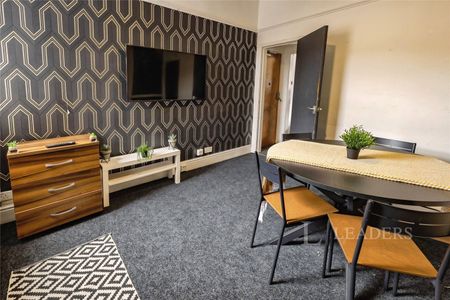 5 bedroom house to rent Shoreham Street, Sheffield, S2 - Photo 2